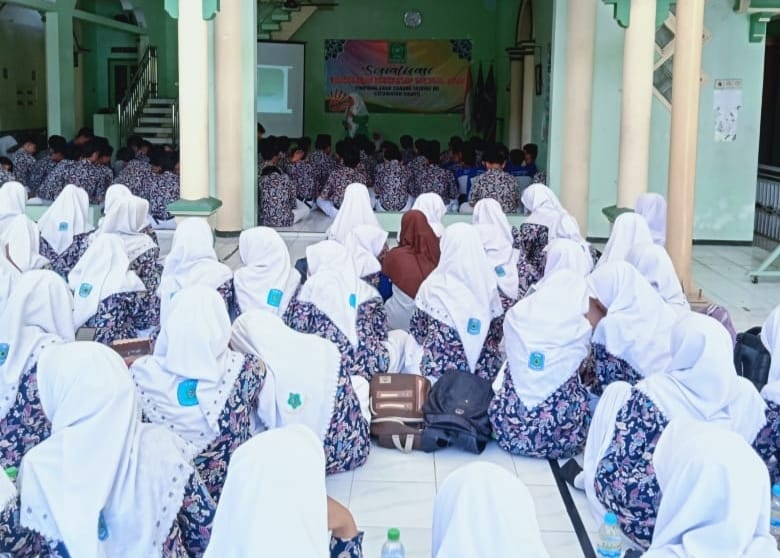 PAC Fatayat NU Sidayu Edukasi Pelajar Tentang Kekerasan Seksual
