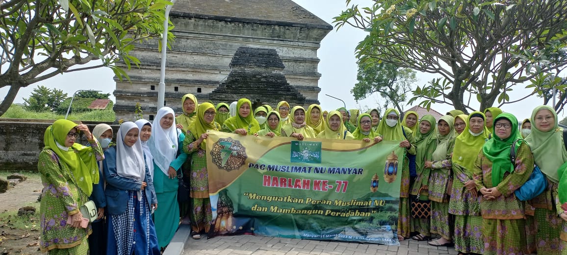 Semarak Harlah ke-77 Muslimat NU, PAC Muslimat NU Manyar Ziarahi Makam Siti Fatimah Binti Maimun.