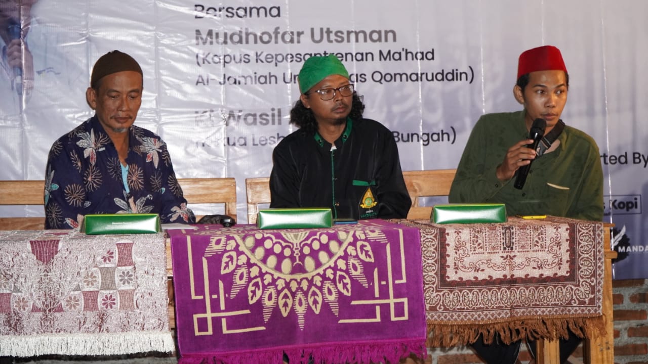 Ma'had Al-Jamiah UQ Bareng Lesbumi PCNU Gresik Wedar Rotibul Hadad di Majelis Ya Kafi