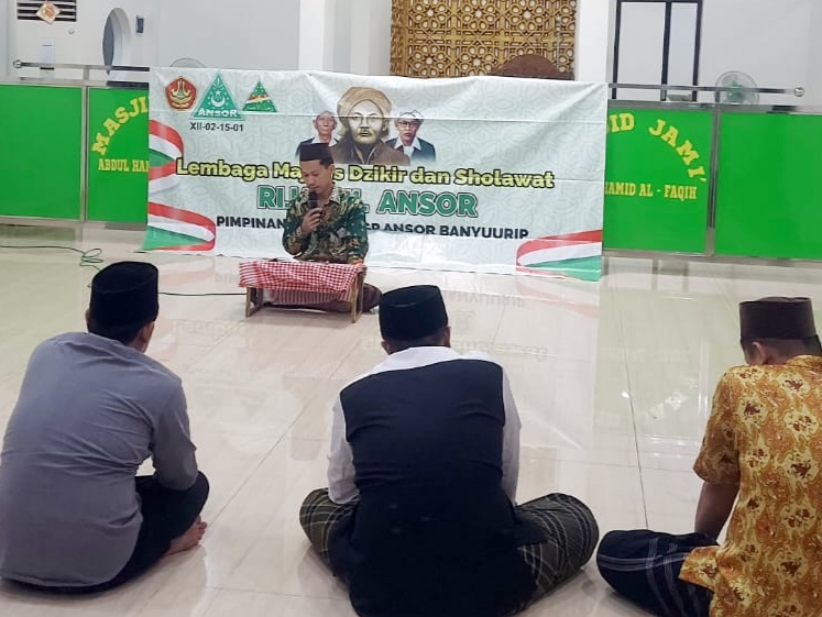 Dari masjid ke masjid, Pimpinan Ranting Gerakan Pemuda Ansor Banyuurib, Ujungpangkah Gresik menggelar Ngaji Posoan.