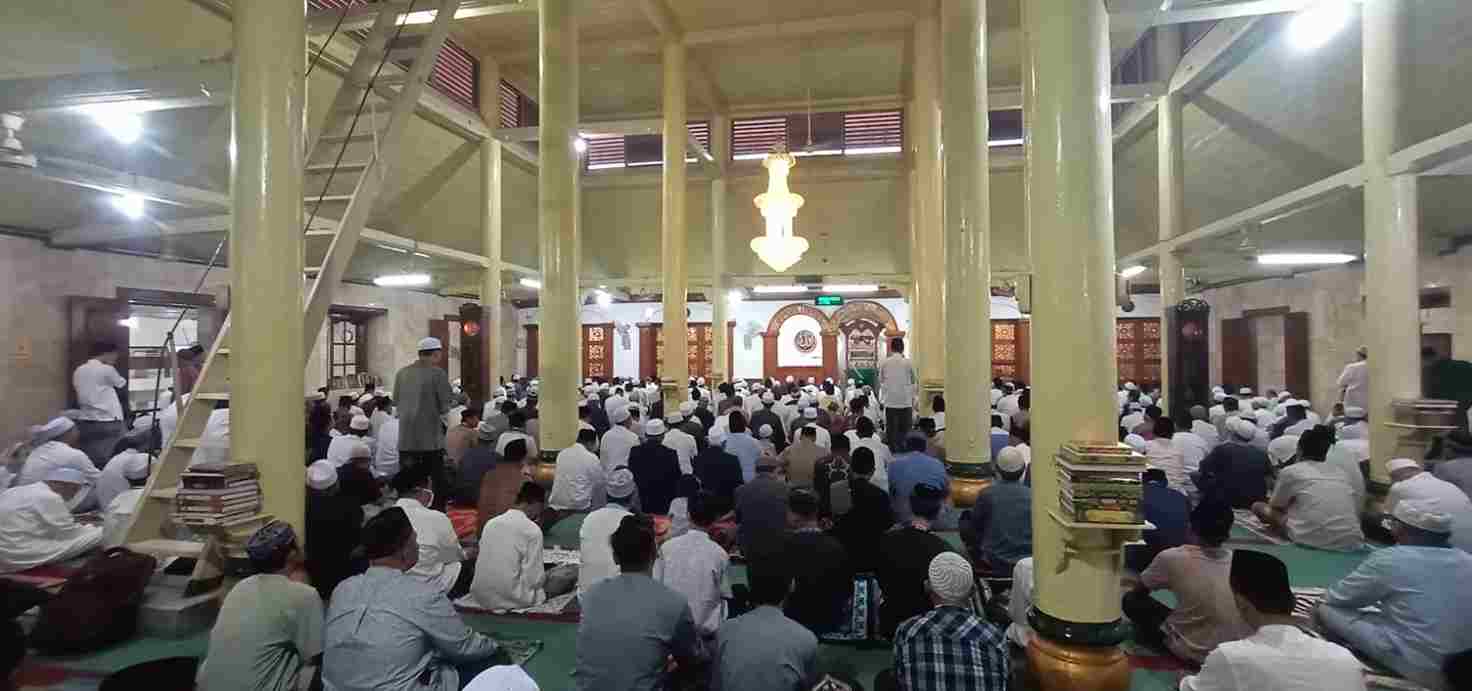 Muslim di Gresik menggelar Salat Id hari ini, Sabtu (22/4/2023). Foto: Langgeng Eko Winulyo/NUGres