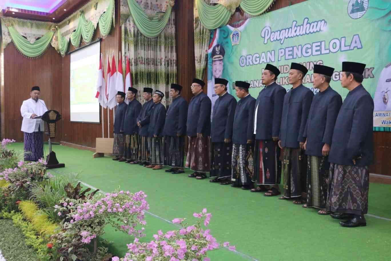 Bupati Gresik Fandi Akhmad Yani Kukuhkan Organ Pengelola Masjid Agung Gresik Maulana Malik Ibrahim, masa khidmat 2023 - 2027. Foto: Humas Pemkab Gresik/NUGres