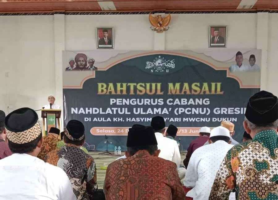 Bahtsul Masa'il kembali digelar LBMNU Gresik, Selasa (13/6/2023), di Aula Kantor MWCNU Dukun. Membahas seputar Ibadah Haji dan Umroh. Foto: dok LBMNU Gresik/NUGres