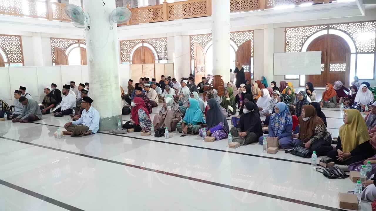 Menjelang Keberangkatan, 110 CJH KBIHU MWCNU Bungah Gresik Khidmat Ikuti Manasik Haji Paripurna, Sabtu (3/6/2023). Foto: dok MWCNU Bungah/NUGres