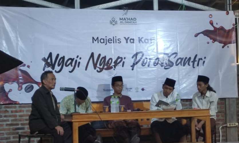 Ma'had Al jami'ah Universitas Qomaruddin, Gresik, kembali gelar Majelis Ya Kafi Tema "Jejak Falak Sampurnan Gresik" pada Jumat (9/6/2023) malam. Foto: dok Majelis Ya Kafi/NUGres