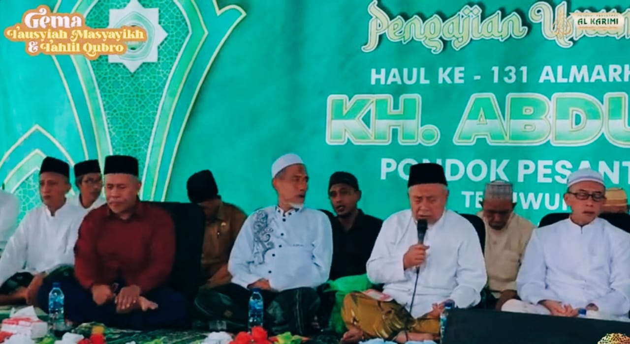 Haul ke-131 Almarhum Almaghfurlah KH Abdul Karim Tebuwung Dukun Gresik, Senin (3/7/2023). Foto: Youtube Al Karimi TV/NUGres