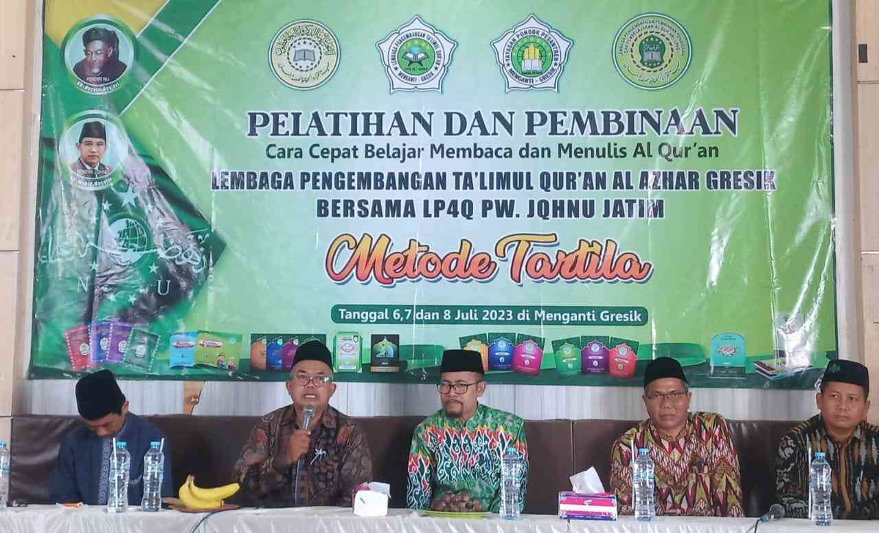 Ketua LPTQ Al Azhar Gresik, H Nur Kholis M.Pd.I., saat memberikan kata sambutan Pelatihan dan Pembinaan Guru Al Qur'an. Foto: Mohamad Arif/NUGres