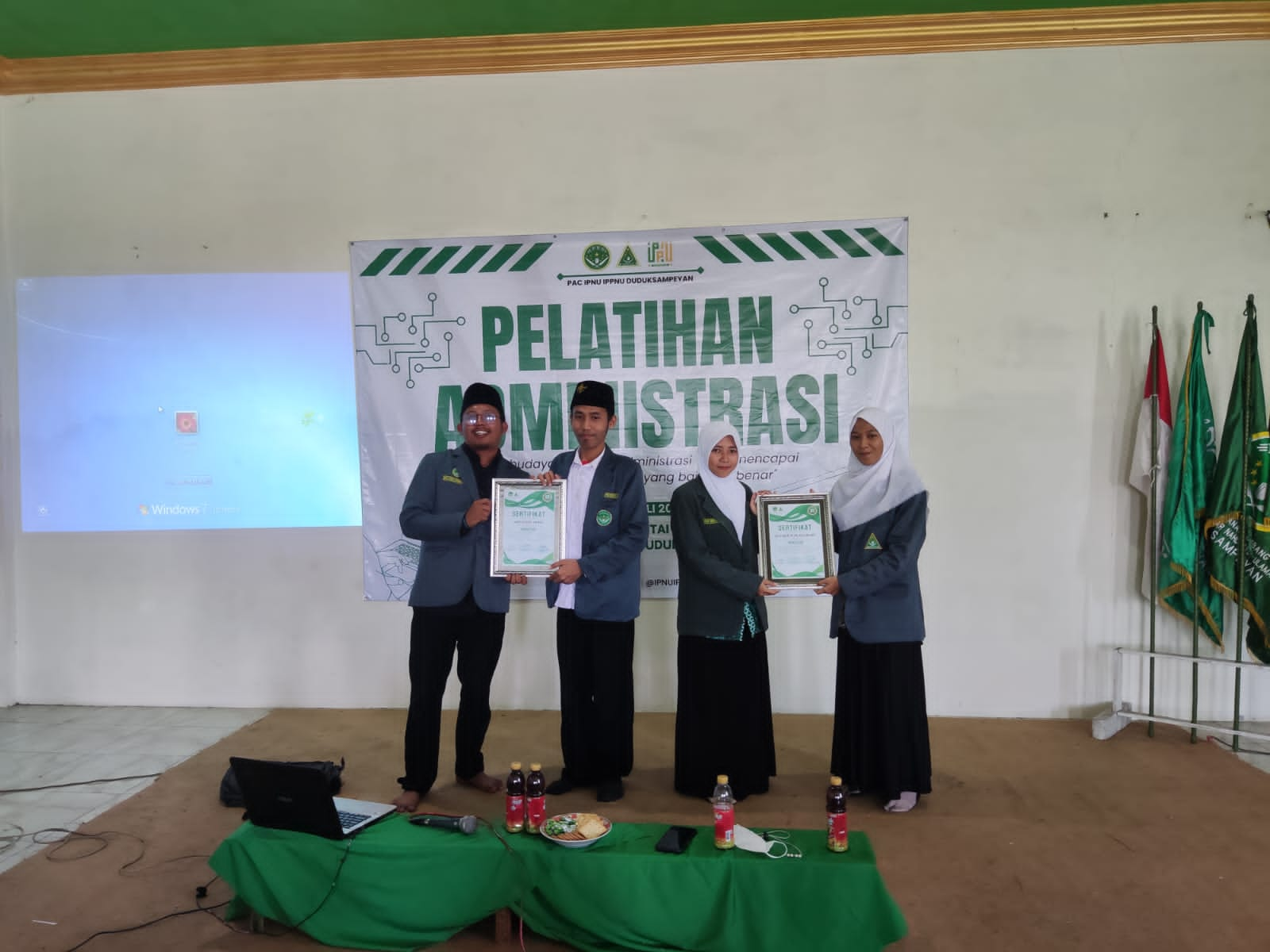 Pimpinan Anak Cabang Duduksampeyan menyelenggarakan Pelatihan Administrasi, Ahad (30/7/2023) di Aula Kantor MWCNU Duduksampeyan, Gresik. Foto: dok PAC IPNU IPPNU Duduksampeyan/NUGres