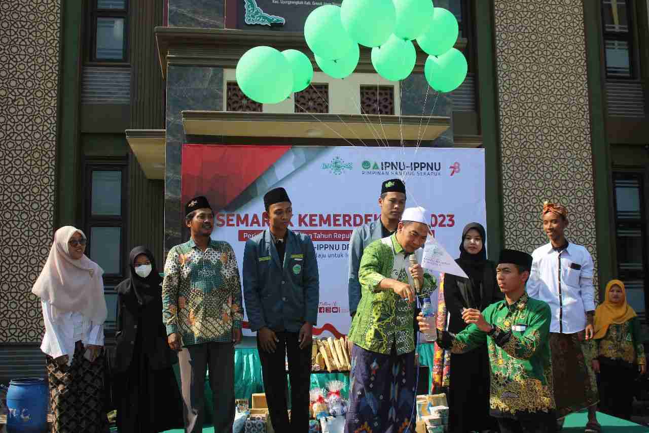 Gebyar Muharam 1445 Hijriah dan HUT RI Ke 78, Pimpinan Ranting IPNU IPPNU Sekapuk Gresik menggelar Kirab Pelajar dan Santri, Jumat (11/8/2023). Foto: dok PR IPNU IPPNU Sekapuk/NUGres