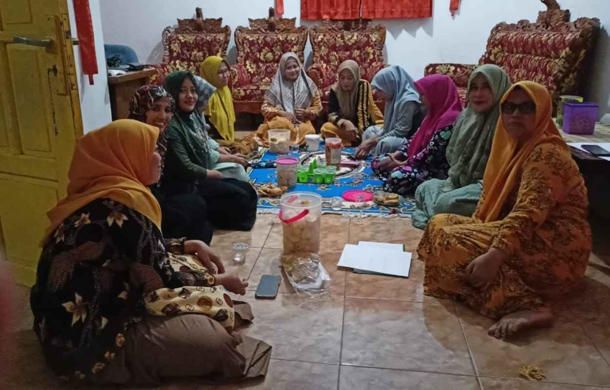 MATANGKAN PERSIAPAN. Pimpinan Anak Cabang Fatayat NU Ujungpangkah, Gresik, melakukan koordinasi mematangkan persiapan Pra Konferensi Periodik. Foto: dok PAC Fatayat NU Ujungpangkah/NUGres