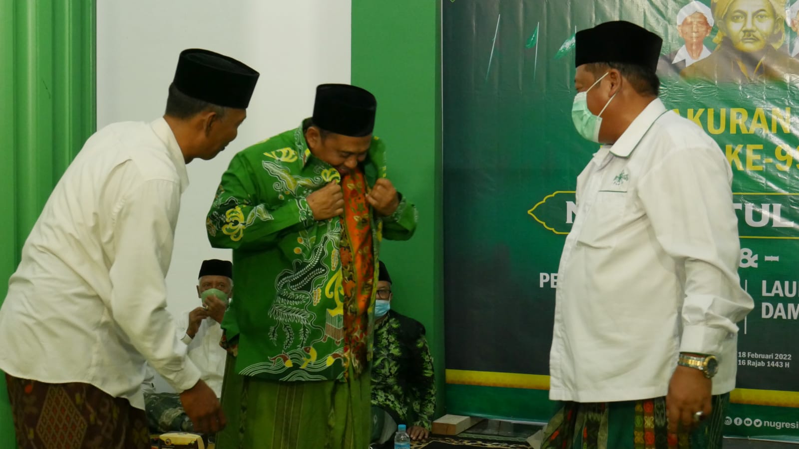 Hari Batik Nasional 2 Oktober 2023 mengingatkan kembali bila PCNU Gresik memiliki "seragam dinas" bernama Batik Damar NU. Foto: dok NUGres