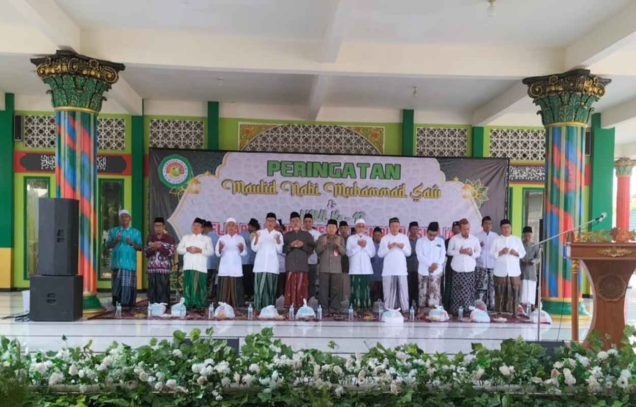 Peringatan Maulid Nabi Muhammad Saw dan Haul ke 13 Keluarga Ponpes Bumi Aswaja Wonokerto Dukun Gresik dihadiri sejumlah tokoh Gresik. Foto: Syafik Hoo/NUGres