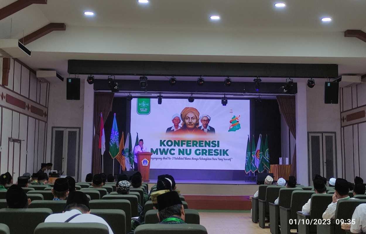 Suasana Pembukaan Konferensi MWCNU Gresik di Gedung Nasional Indonesia Gresik, Ahad (1/10/2023). Foto: NUGres