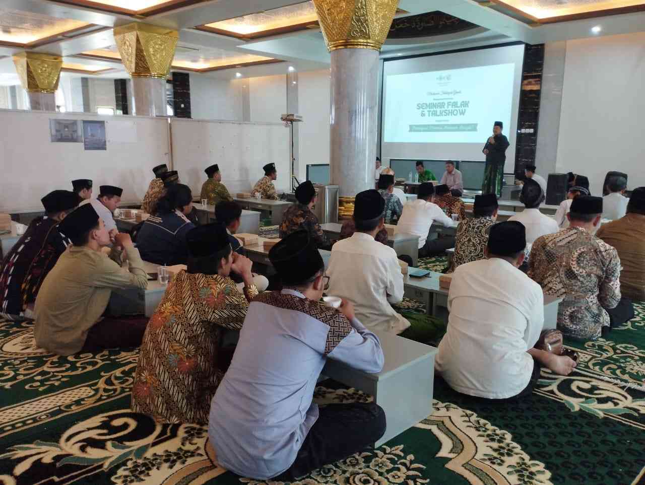 Pengurus Cabang Lembaga Falakiyah Nahdlatul Ulama Gresik menggelar Seminar Falak dan Talkshow. Foto: dok PC LFNU Gresik/NUGres