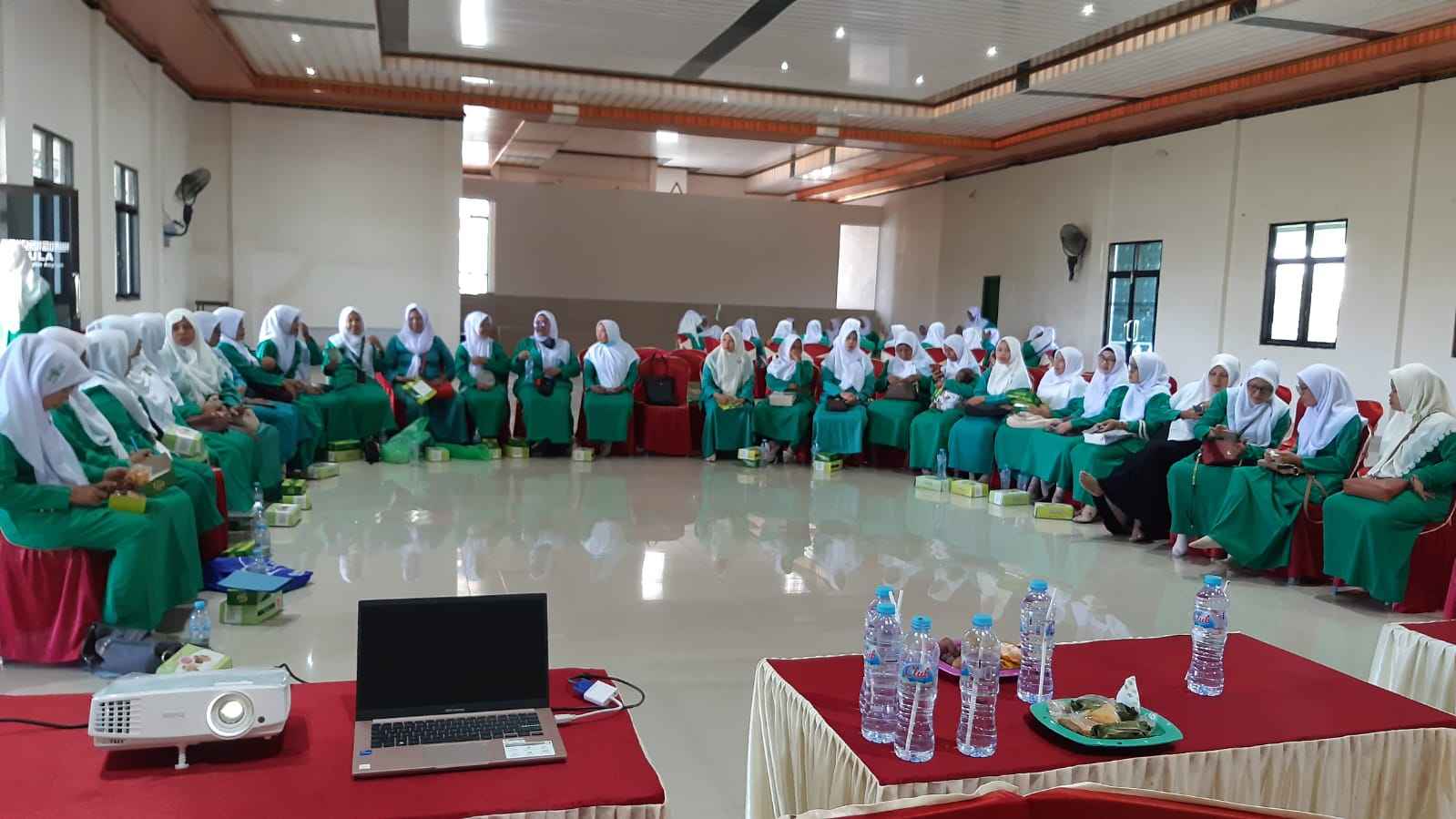 Pimpinan Cabang Fatayat NU Gresik melaksanakan Turba di Pimpinan Anak Cabang Dukun, Jumat (6/10/2023). Foto: Syafik Hoo/NUGres