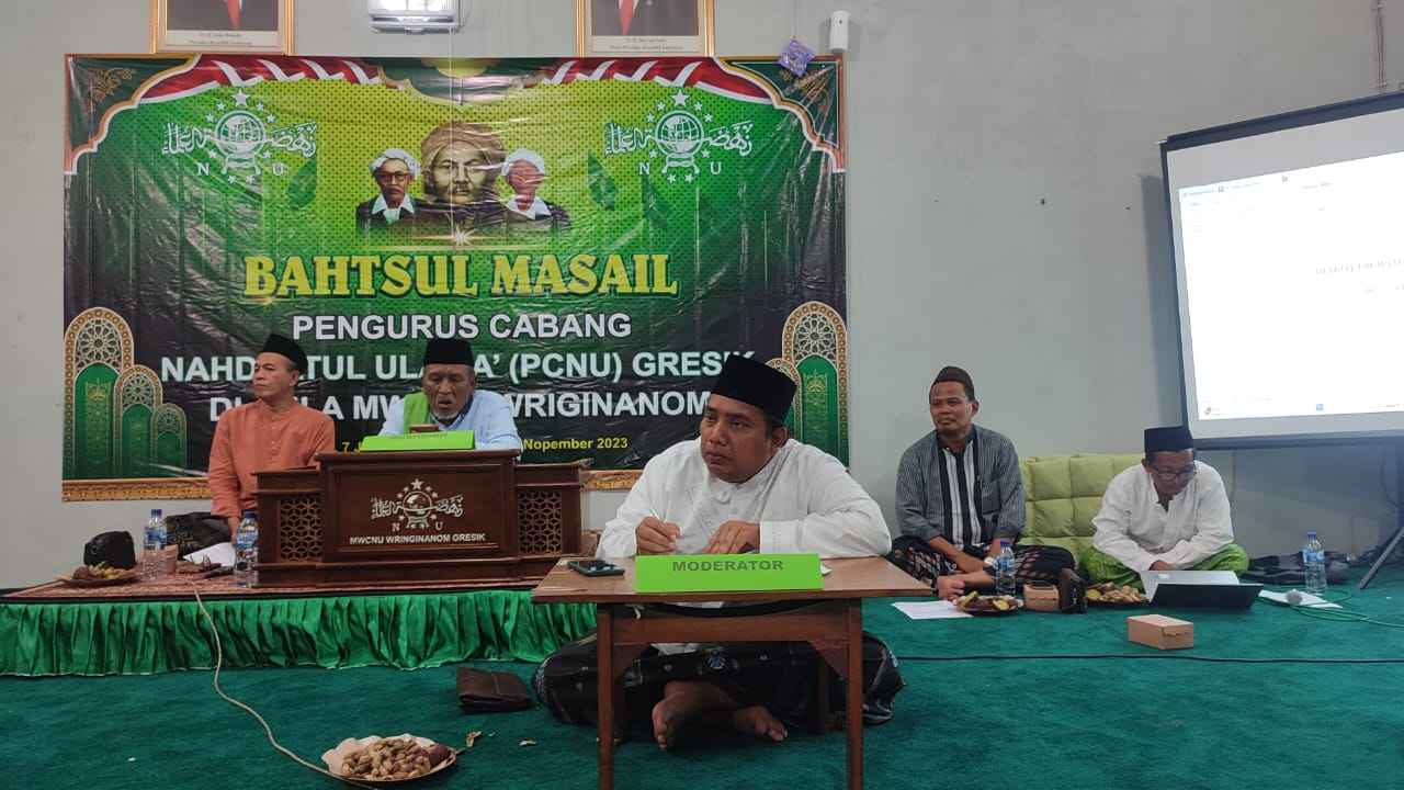 Pengurus Cabang Lembaga Bahtsul Masail Nahdlatul Ulama Gresik (PC LBMNU Gresik), menggelar forum Bahtsul Masail di MWCNU Wringinanom, Gresik, Rabu (22/11/2023). Foto: dok PC LBMNU Gresik/NUGres