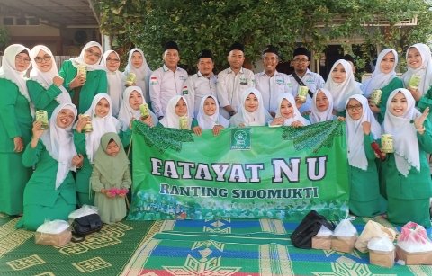 PAC Fatayat NU Kebomas bersama PC Lazisnu Gresik dan Lazisnu MWC Kebomas menggelar turba dan sosialisasi S3 di Ranting Fatayat NU Sidomukti, Kebomas Gresik. Foto: dok PAC Fatayat NU Kebomas/NUGres