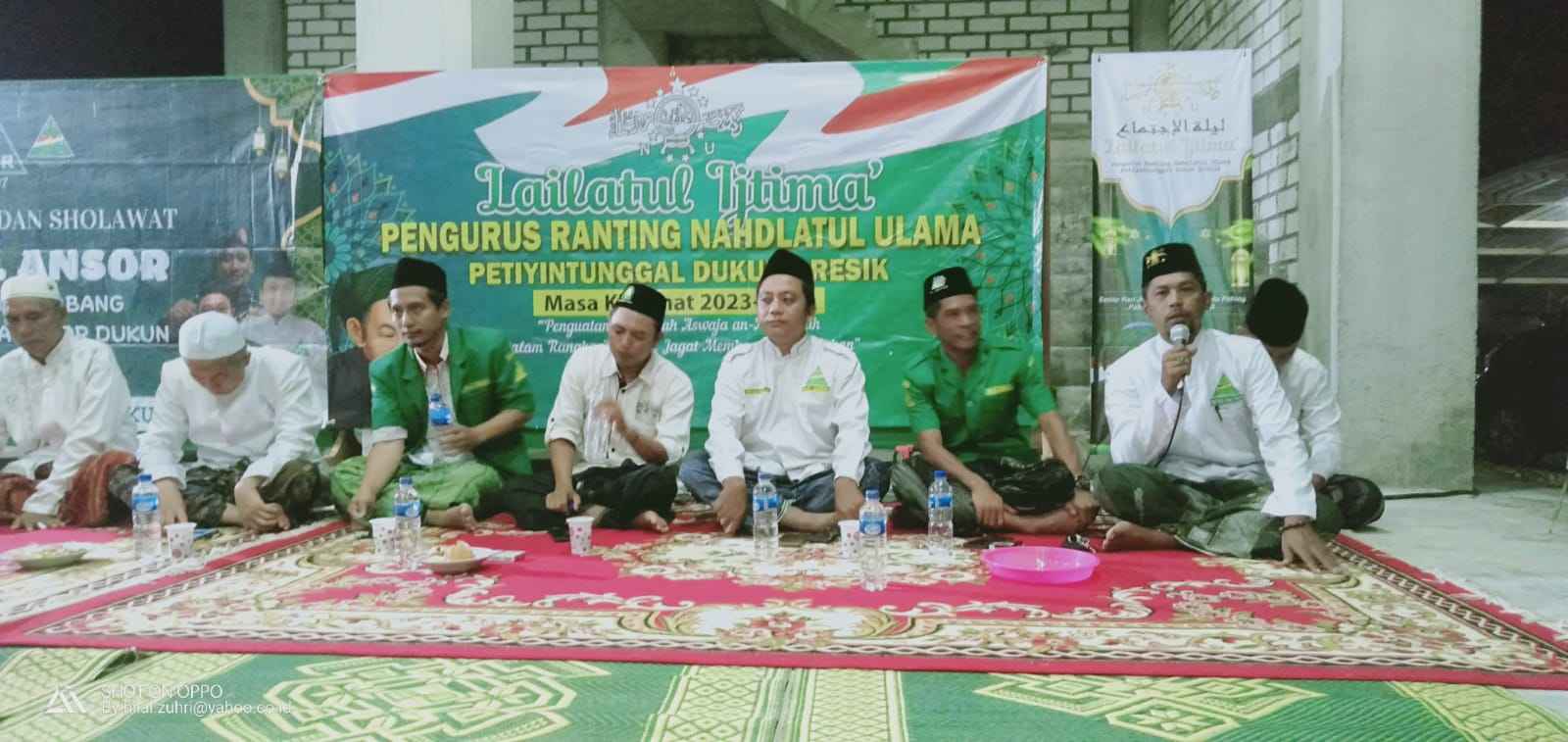 Majelis Dzikir dan Shalawat Rijalul Ansor sekaligus Lailatul Ijtima' MWCNU Dukun digelar di Ranting NU Petiyintunggal, Dukun Gresik, Jumat malam (1/12/2023). Foto: Syafik Hoo/NUGres