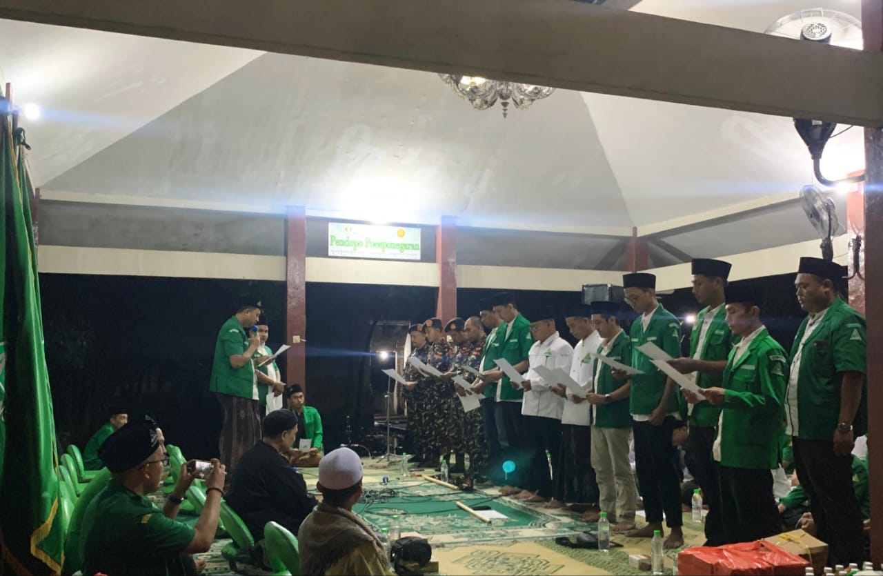 PAC GP Ansor, MDS RA Ansor, dan Satkoryon Banser Gresik masa khidmat 2023 - 2025 resmi dikukuhkan, Ahad malam (17/12/2023), kemarin. Foto: dok PAC GP Ansor Gresik/NUGres