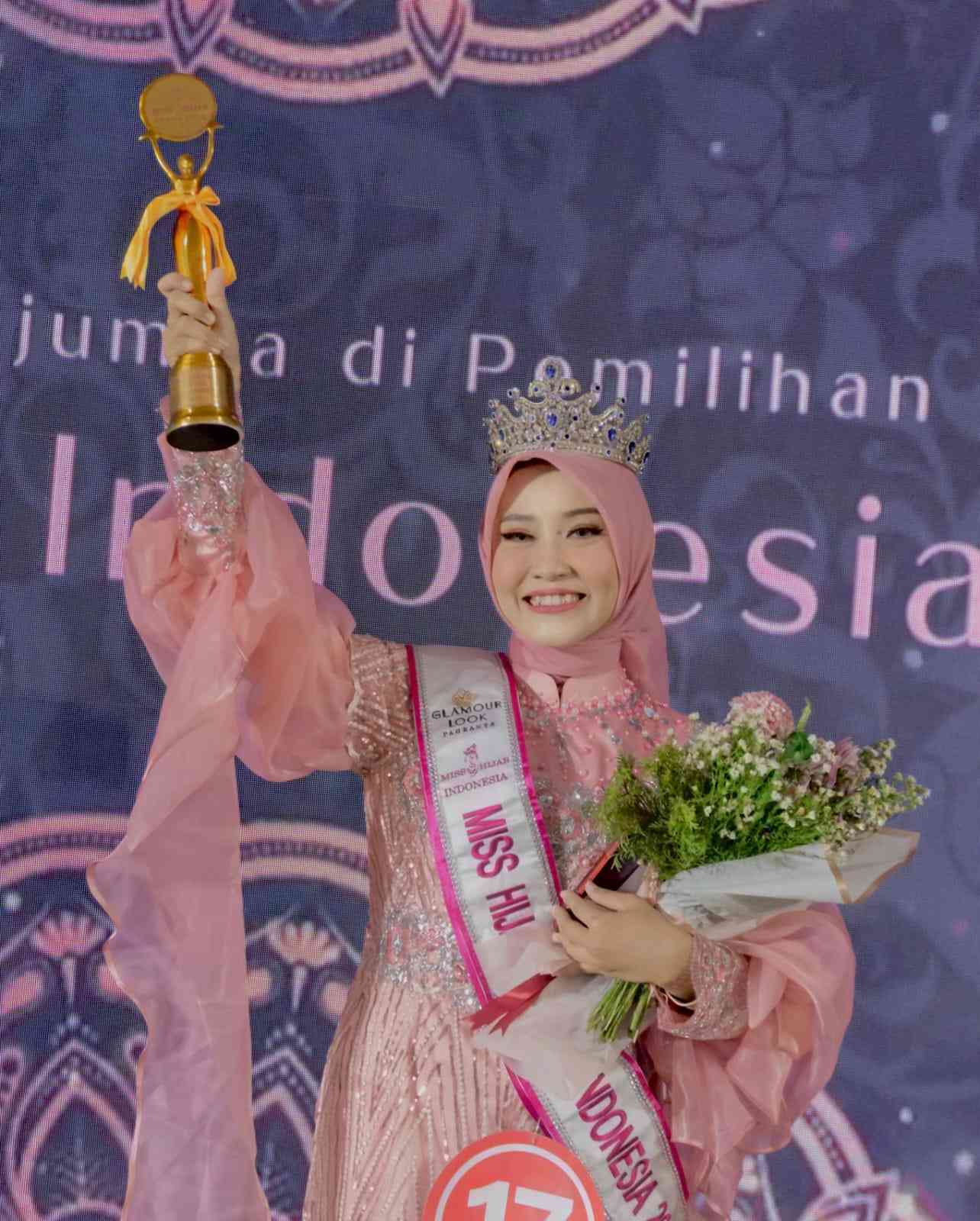 CANTIK BERTALENTA. Rekanita Ulif Wakhidatul Jannah, kader IPPNU Gresik Peraih Runner Up Miss Hijab Indonesia 2023. Foto: ist/NUGres