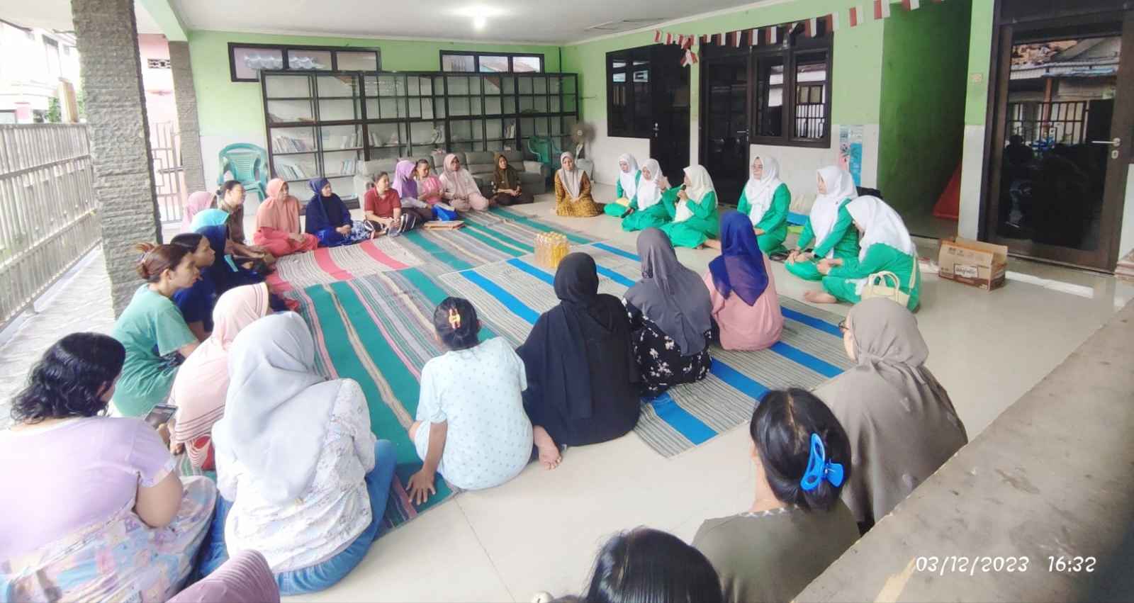 Pimpinan Anak Cabang Fatayat NU Kebomas Sosialisasi Pembentukan Ranting Fatayat NU Karangkiring Kebomas Gresik, Ahad (3/12/2023). Foto: dok Fatayat NU Kebomas/NUGres