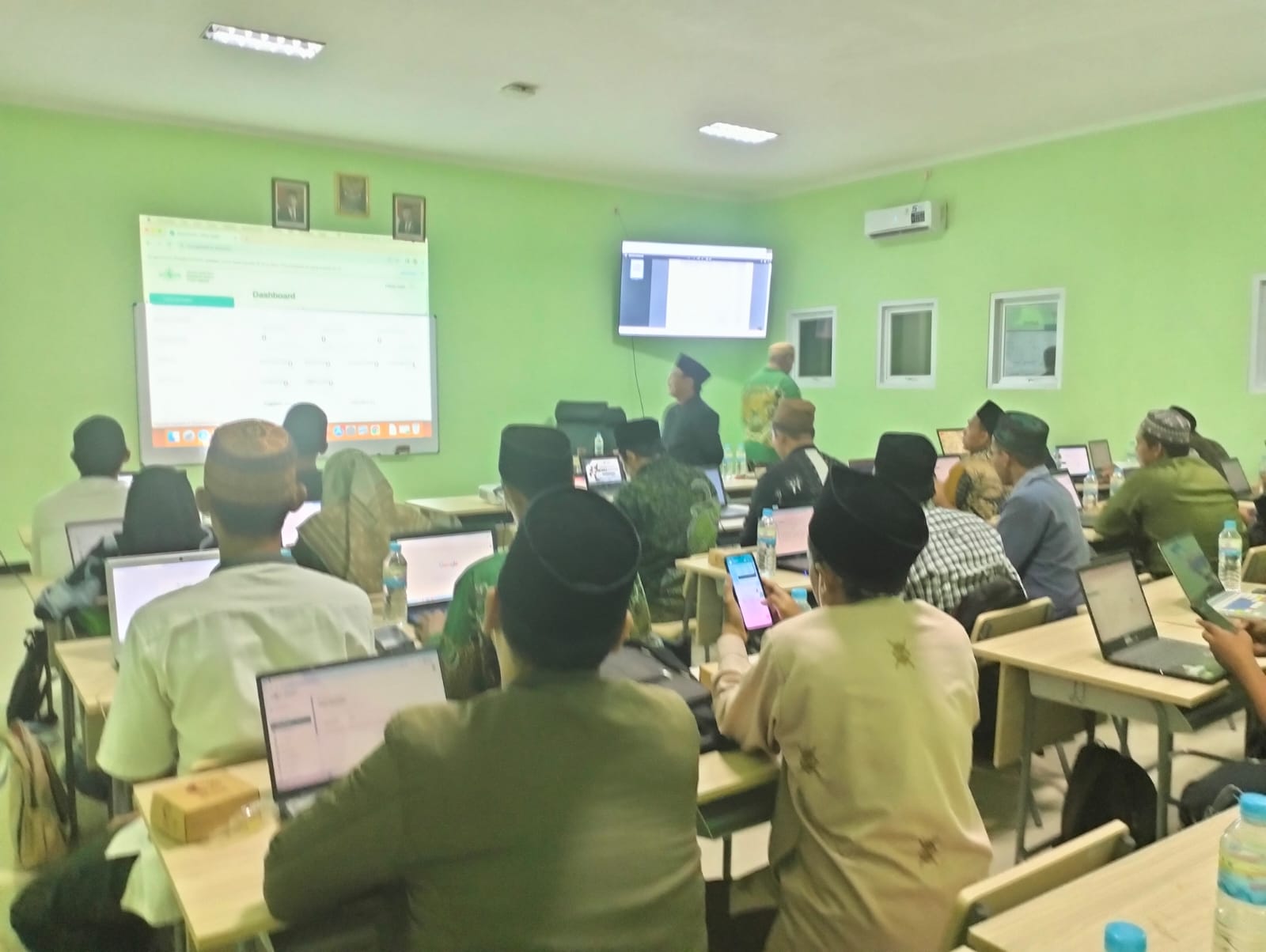 Bimbingan Teknis Sistem Informasi NU Gresik Zona Kota dilaksanakan oleh MWCNU Bungah, Ahad (28/1/2024) malam. Foto: NUGres