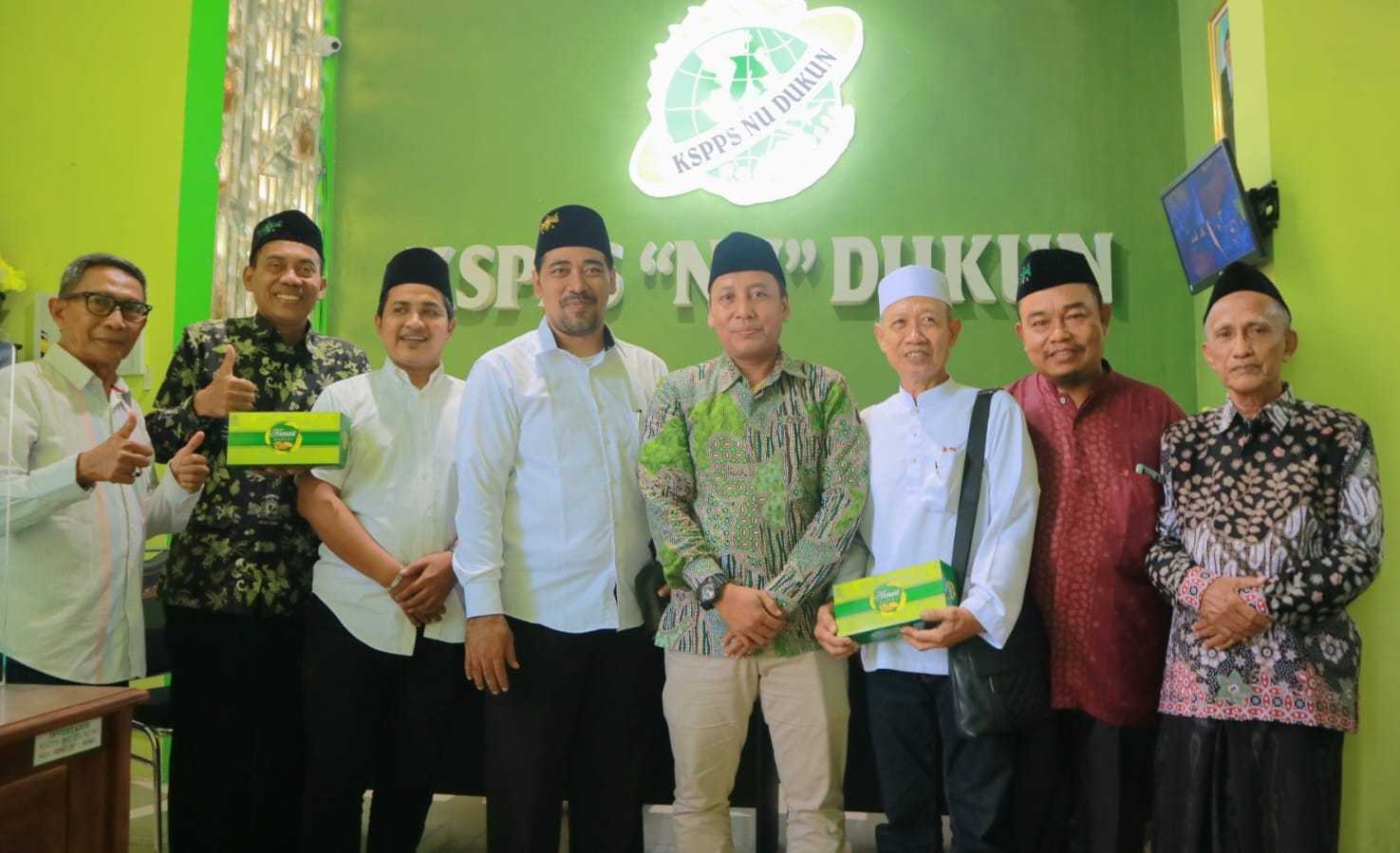 MWCNU Gresik berkunjung ke KSPPS NU Dukun untuk belajar mendirikan dan mengembangkan koperasi syariah, Sabtu (13/1/2024). Foto: dok KSPPS NU Dukun/NUGres