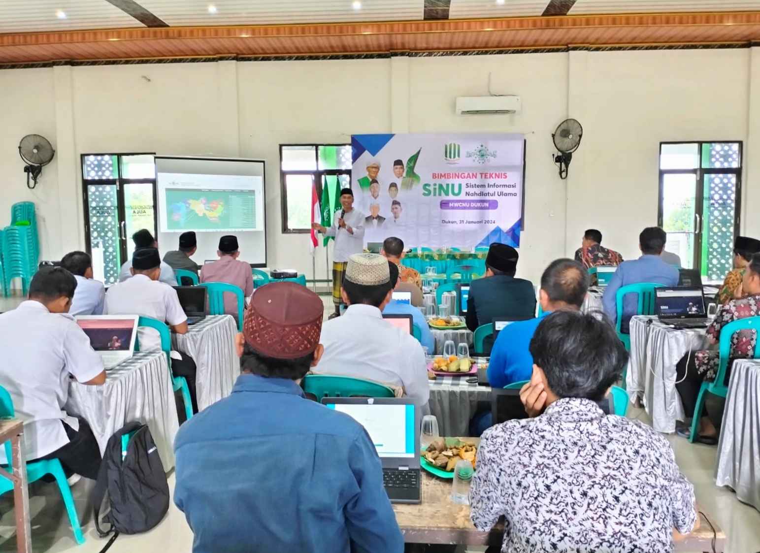 32 Admin Sistem Informasi Nahdlatul Ulama utusan Ranting NU se-Wakil Cabang NU Dukun ikuti Bimbingan teknis, Rabu (31/1/2024). Foto: dok MWCNU Dukun/NUGres