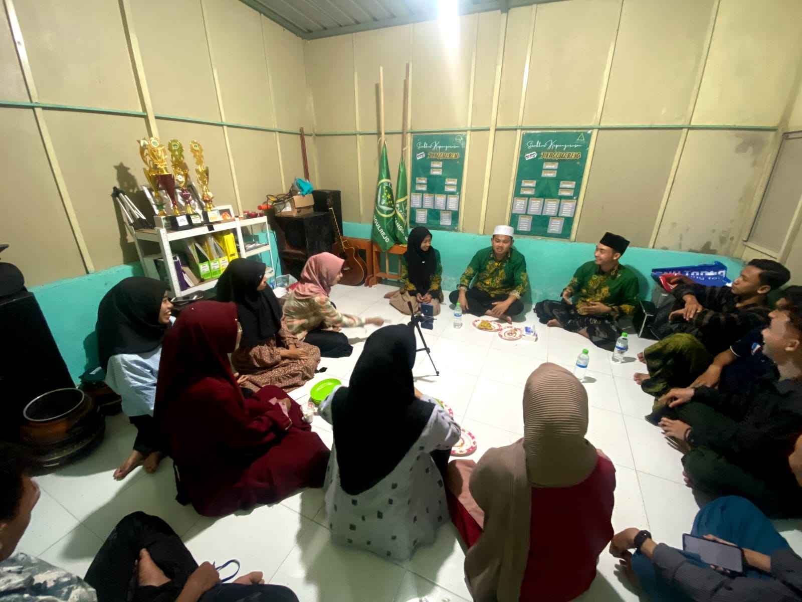 Bincang Asik Santai Bareng Rekan Rekanita (Bisikan Kita), cara Pelajar NU Tanggulrejo mengasah nalar kritis. Foto: dok IPNU IPPNU Tanggulrejo/NUGres