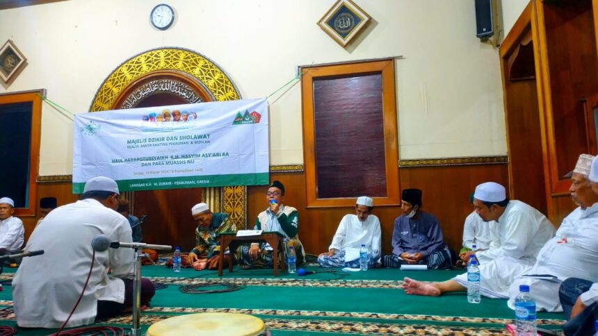 Majelis Sholawat dan Dzikir Rijalul Ansor Ranting Pekauman dan Bedilan gelar rangkaian Haul Hadratussyaikh KH M Hasyim Asy'ari dan Muassi NU, Selasa (19/3/2024) malam. Foto: dok PR GP Ansor Pekauman dan Bedilan/NUGres