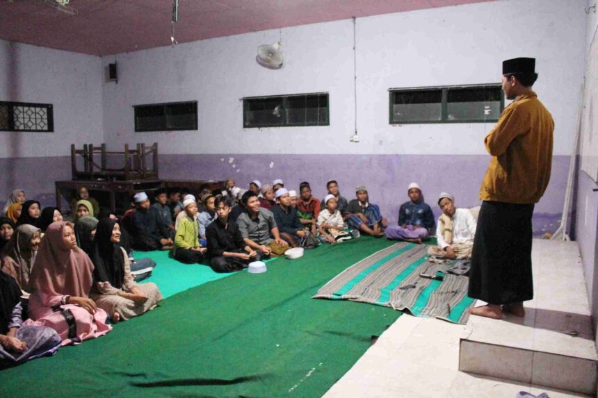 Beberapa rangkaian kegiatan lokakarya fitri diawali dengan Salat Isya dan dilanjutkan Tarawih berjamaah. Foto: dok PAC IPNU IPPNU Duduksampeyan/NUGres