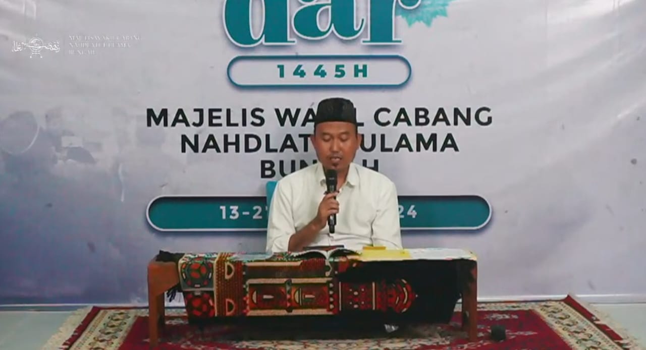 Ketua MWCNU Bungah, KH Muhammad Alauddin dalam Lailatul Kopdar Perdana. Foto: Tangkapan Layar Youtube MWCNU Bungah