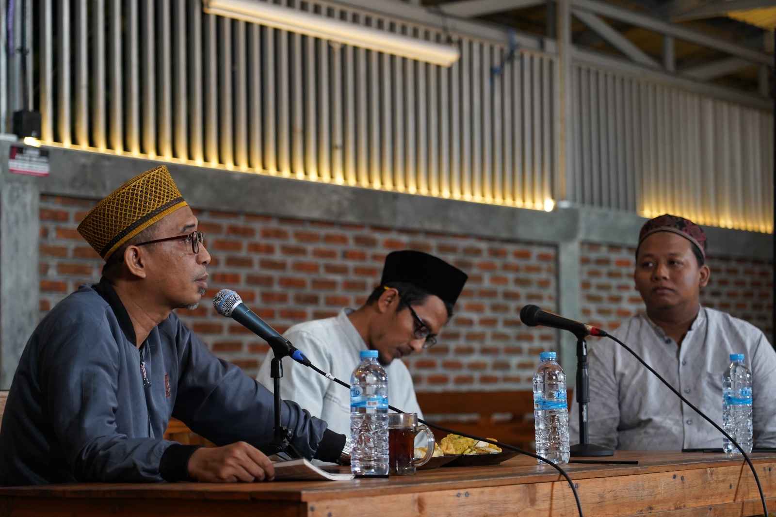 Majelis Ya Kafi edisi V mengangkat Tradisi Musyawarah Kitab Pondok Sampurnan, Sabtu (9/3/2024) malam. Foto: dok Majelis Ya Kafi/NUGres