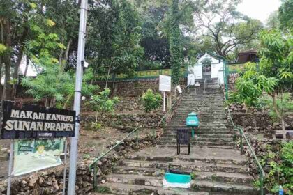 Makam Kanjeng Sunan Prapen, di Desa Klangonan Kecamatan Kebomas, Kabupaten Gresik. Foto: Chidir/NUGres