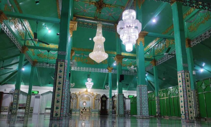 Masjid Besar Kanjeng Sepuh Sidayu, Gresik. Foto: NUGres