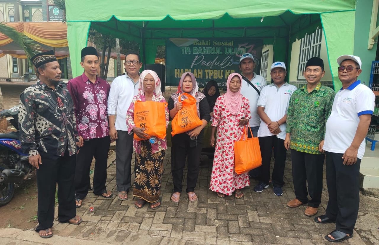 TP Bahrul Ulum Sekapuk juga menggelar Peduli Berbagi dengan Duafa, di momen peringatan Harlah ke-57. Foto: dok TP Bahrul Ulum Sekapuk/NUGres