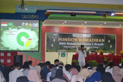 Sebelum jadi alumnus, siswa SMANU 1 Gresik kelas akhir mendapat pemantapan Aswaja NU, yang dikemas dalam progam Pondok Ramadhan 14 - 15 Maret 2024, kemarin. Foto: dok SMANU 1 Gresik/NUGres