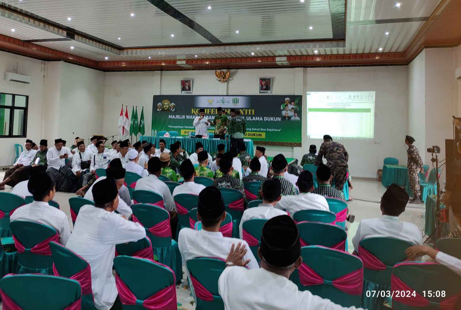 Konferensi XIII MWCNU Dukun, Kamis (7/3/2024), menetapkan secara aklamasi Rais Syuriyah KH Thoyyib Mas'udi dan Ketua Tanfidziyah KH Moh Sholeh. Foto: NUGres