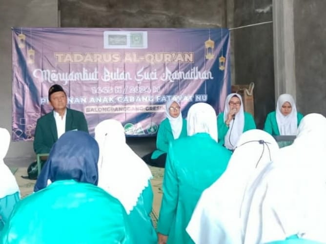 Pembukaan kegiatan Tadarus Al Quran selama bulan Ramadan 1445 Hijriah oleh PAC Fatayat NU Balongpanggang, Kamis (14/3/2024). Foto: dok PAC Fatayat NU Balongpanggang/NUGres