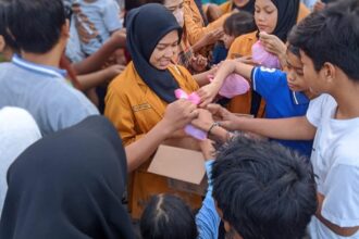 LUDES-DES. Pelajar NU dan Muhammadiyah Menganti Gresik Kompak Bikin Takjil 'War'. Foto: dok PAC IPNU IPPNU Menganti/NUGres