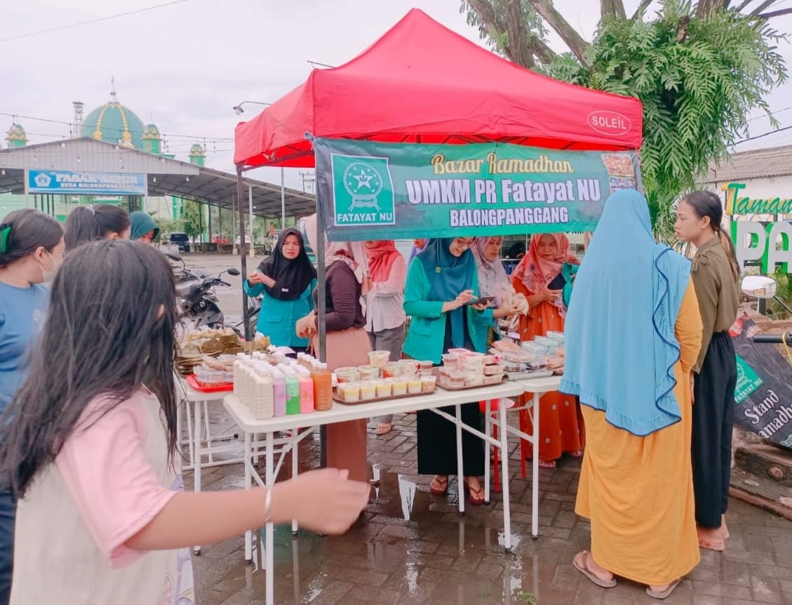 Semarakkan Ramadhan 1445 Hijiriah, Pimpinan Ranting Fatayat NU Balongpanggang, Kec. Balongpanggang Gresik kembali menggelar Bazar UMKM yang mulai digelar Rabu sore (13/3/2024). Foto: Dok PR Fatayat NU Balongpanggang/NUGres