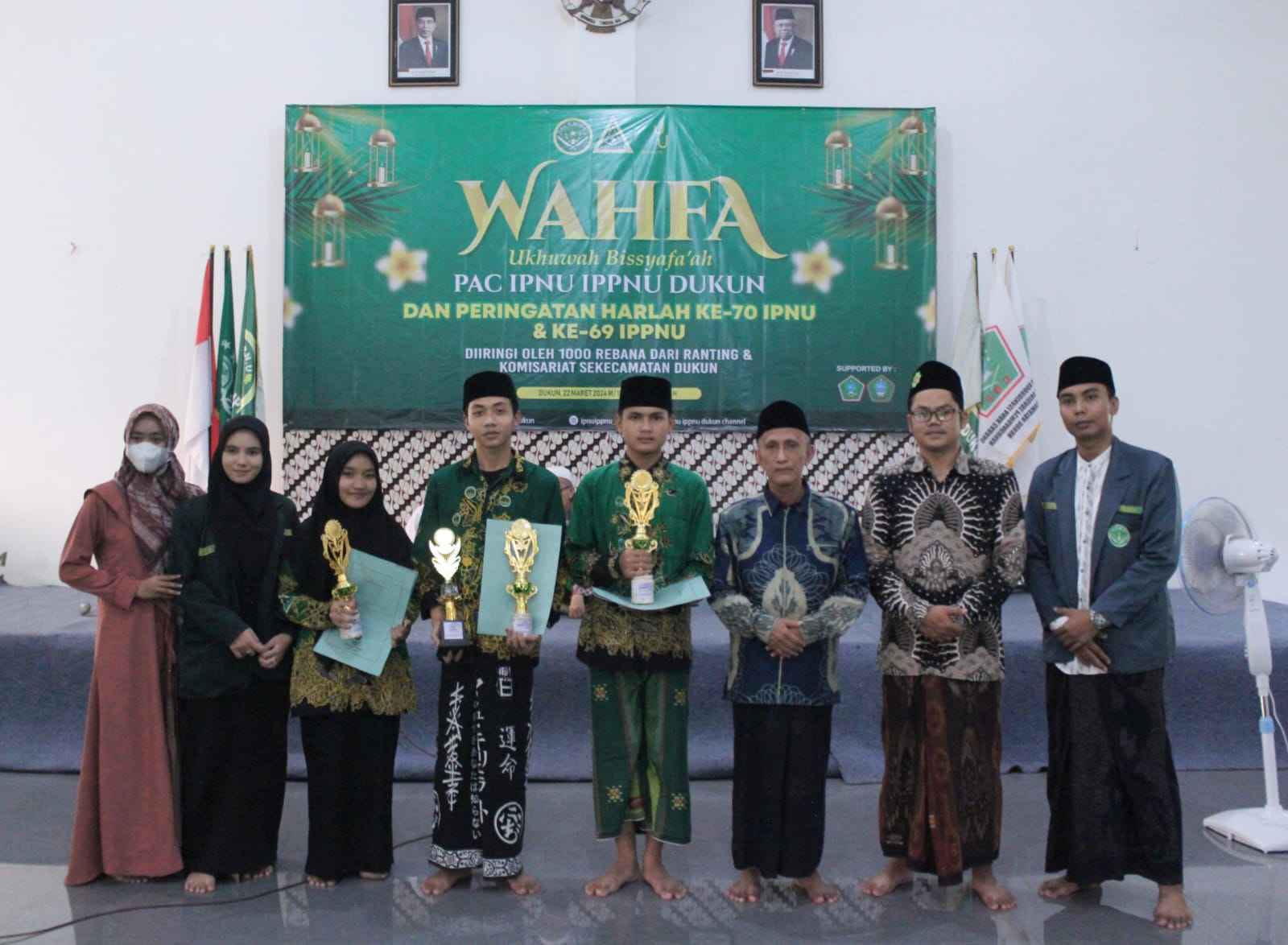 Pada kegiatan Wahfa ini PAC IPNU IPPNU Dukun menyerahkan hadiah pemenang lomba