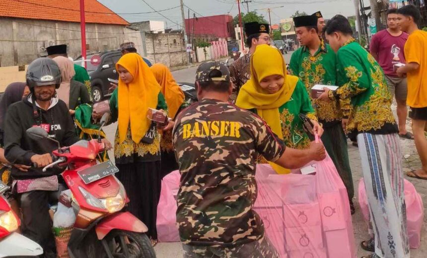 Serunya War Takjil Ala Pelajar NU Cerme Gresik. Foto: dok PAC IPNU IPPNU Cerme/NUGres