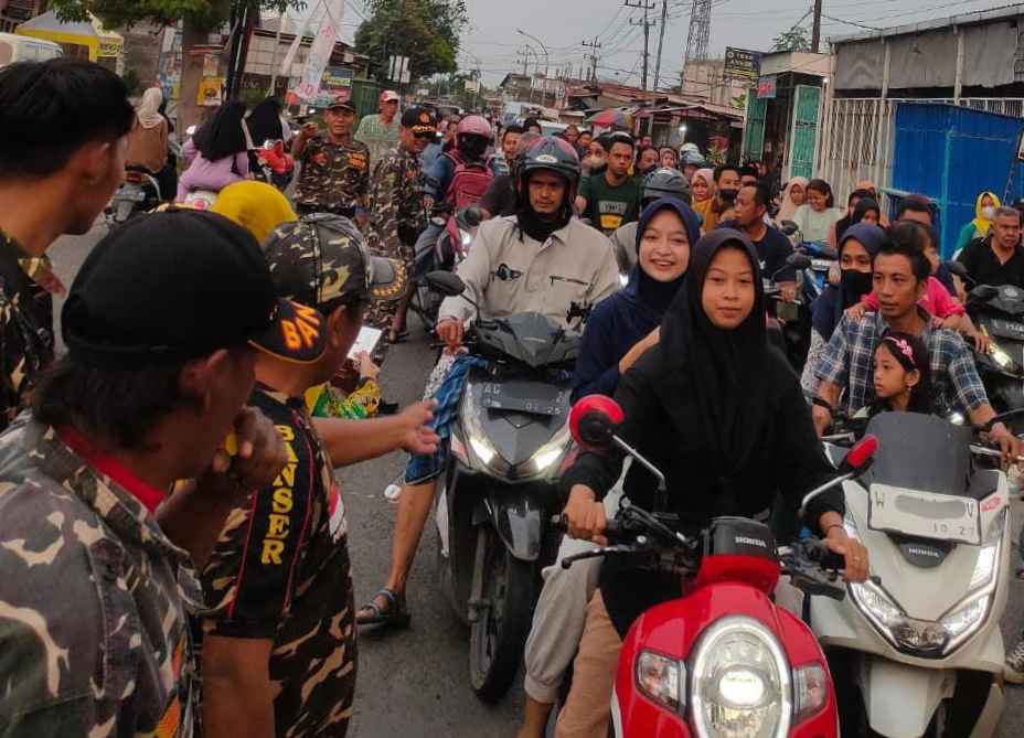 IPNU IPPNU Cerme Bagikan Takjil