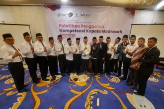 Kepala Madrasah Ibtidaiyah Nahdlatul Ulama (MINU) Trate Putri Gresik, Purwanto, didapuk oleh Kementerian Agama RI sebagai Trainer Nasional. Foto: ist/NUGres