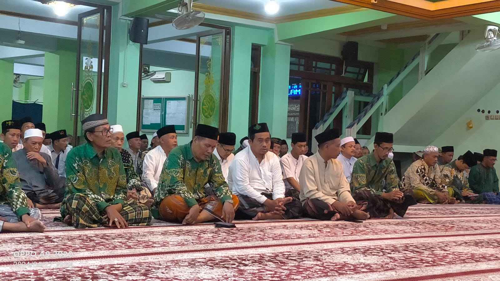 Jajaran pengurus diajak bersama-sama istiqomah untuk mengikuti kegiatan di dalam jamiiyyah Nahdlatul Ulama. Foto: dok LTN MWCNU Bungah/NUGres