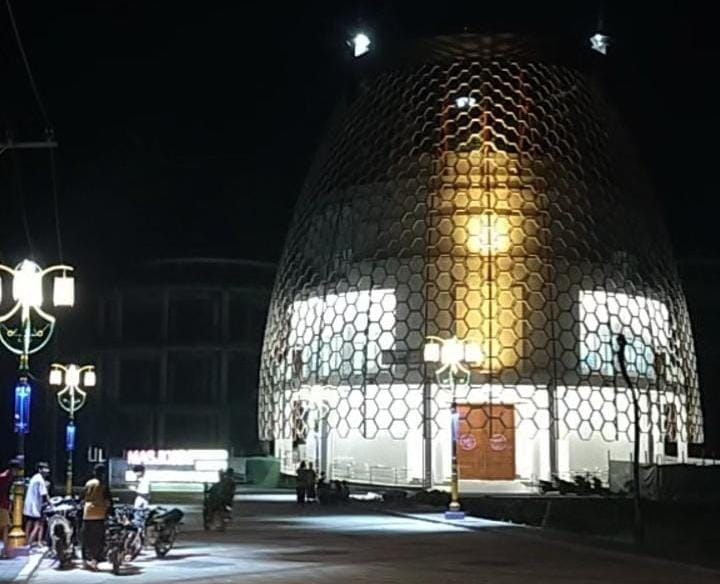 Organ Pengelola Masjid KH Robbach Ma'sum Kawasan Islamic Center Balongpanggang gelar takbiran perdana, Selasa (9/4/2024) malam. Foto: Samsul Arif/NUGres