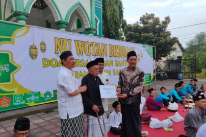 Penyerahan santunan diserahkan kepada sejumlah kelompok rentan dan yang kurang mampu. Foto: dok PRNU Wotan