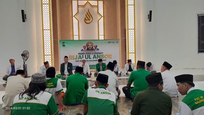 Pimpinan Anak Cabang (PAC) GP Ansor Balongpanggang menggelar rutinan Rijalul Ansor di Masjid KH Robbach Ma'sum, Ahad (31/3/2024). Foto: dok PAC GP Ansor Balongpanggang/NUGres