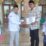 MWCNU Kebomas melalui LPBINU dan Lazisnu Kebomas menyerahkan donasi untuk warga terdampak gempa bumi di Pulau Bawean melalui Lazisnu Cabang Gresik, Sabtu (20/4/2024). Foto: dok MWCNU Kebomas/NUGres